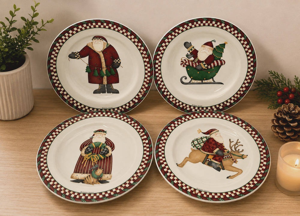 Debbie Mumm Santa’s Spirit Christmas Plates Set of 4 Sakura Dessert Salad Plates